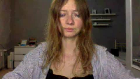 Snapshot of lux_millie chatting on 02-12-26, 11:11 Millie online show from 02-12-26, 11:11