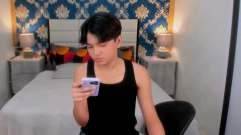 Snapshot of lux_white chatting on 03-04-25, 02:06 queen lux online show from 03-04-25, 02:06