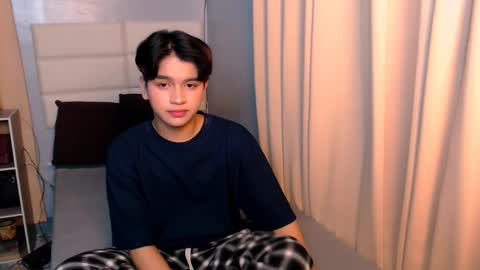 Snapshot of lux_white chatting on 03-09-25, 06:11 queen lux online show from 03-09-25, 06:11
