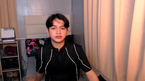 Snapshot of lux_white chatting on 03-11-25, 06:08 queen lux online show from 03-11-25, 06:08