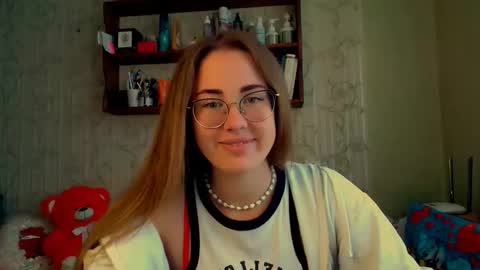 Snapshot of luxie_queen chatting on 10-01-25, 09:48 Katie online show from 10-01-25, 09:48