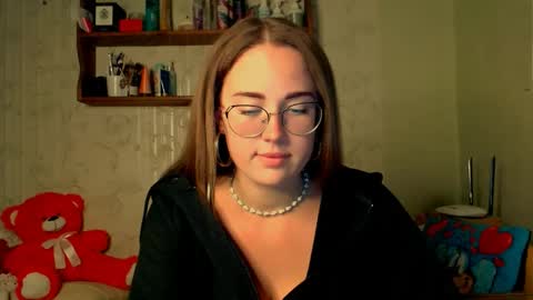 Snapshot of luxie_queen chatting on 10-01-25, 09:54 Katie online show from 10-01-25, 09:54