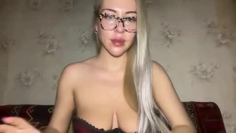 LuxSonyaStar online show from 11-28-25, 08:44