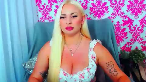 Luxuriaa online show from 09-08-25, 07:24