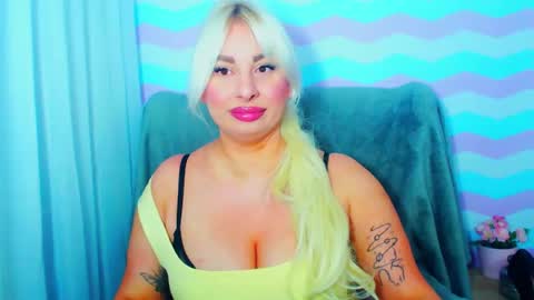 Luxuriaa online show from 06-16-26, 07:27