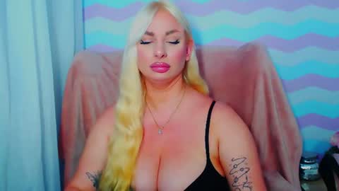 Luxuriaa online show from 07-20-26, 07:49