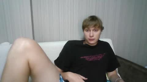 Snapshot of luxury_bob chatting on 11-25-25, 06:41 luxury_bob online show from 11-25-25, 06:41