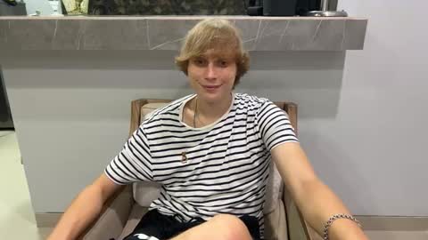 Snapshot of luxury_bob chatting on 03-07-26, 04:26 luxury_bob online show from 03-07-26, 04:26