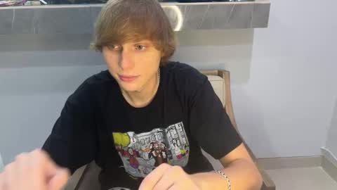 Snapshot of luxury_bob chatting on 03-10-26, 05:29 luxury_bob online show from 03-10-26, 05:29