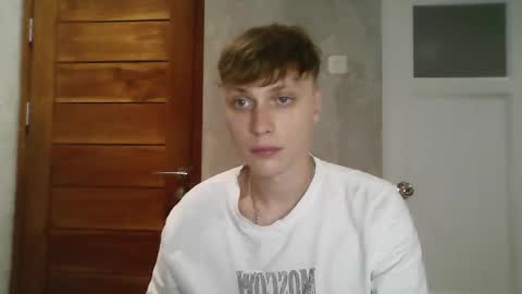 Snapshot of luxury_bob chatting on 03-26-26, 05:18 luxury_bob online show from 03-26-26, 05:18