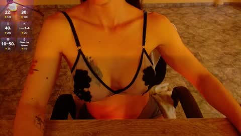 Snapshot of luxurydivine chatting on 02-23-26, 03:31 Liss online show from 02-23-26, 03:31