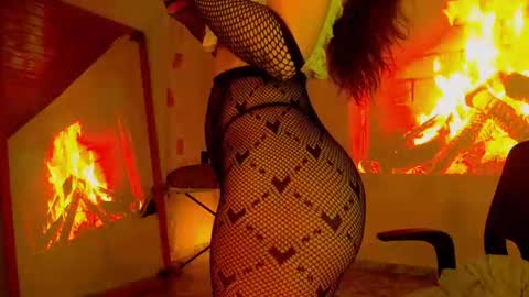 Snapshot of luxurydivine chatting on 03-07-26, 03:03 Liss online show from 03-07-26, 03:03