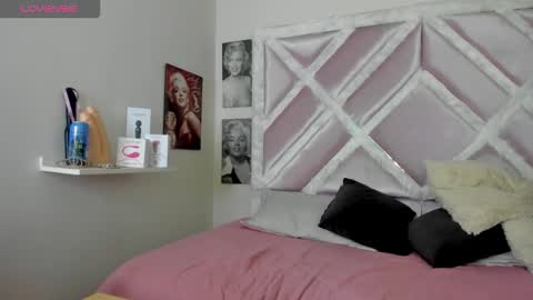 Lux online show from 02-24-26, 01:53