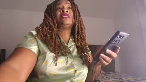 Snapshot of luxy_benet chatting on 07-10-26, 12:30 Big Benet online show from 07-10-26, 12:30