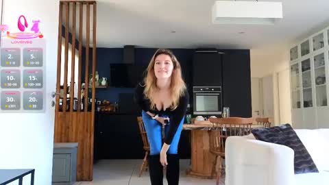 Snapshot of luxymin chatting on 02-17-25, 03:42 Luxymin online show from 02-17-25, 03:42