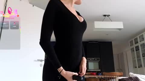 Snapshot of luxymin chatting on 03-11-25, 01:23 Luxymin online show from 03-11-25, 01:23