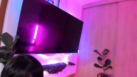 Lucy and Kristhy online show from 10-27-25, 03:05