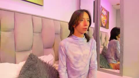 Snapshot of luy_star_ chatting on 11-12-25, 04:02 luy_star_ online show from 11-12-25, 04:02