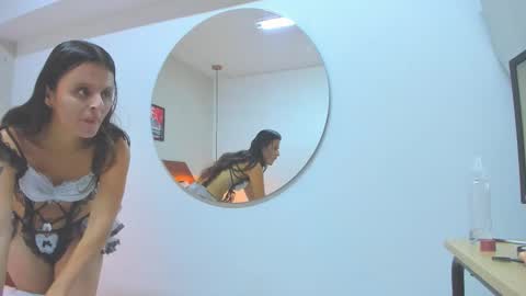 Snapshot of luz_mia1 chatting on 10-25-25, 11:40 Luz online show from 10-25-25, 11:40