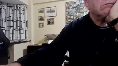 Snapshot of lwg1951 chatting on 04-05-26, 10:51 lwg1951 online show from 04-05-26, 10:51