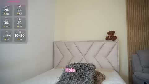 Snapshot of lya_aron_couple chatting on 05-12-26, 03:42 lya_aron_couple online show from 05-12-26, 03:42