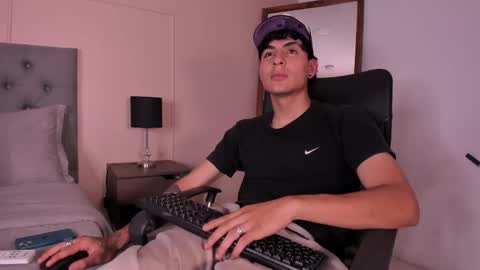 Lyan online show from 09-20-25, 07:59