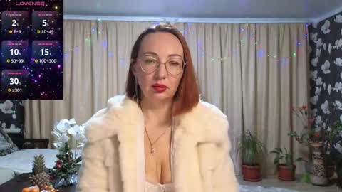 Snapshot of lyboff72 chatting on 12-31-24, 11:49 lybava online show from 12-31-24, 11:49