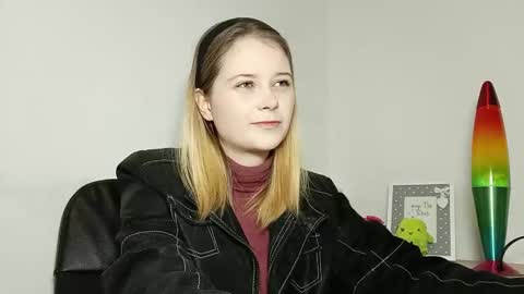 Lydia online show from 11-11-25, 07:25