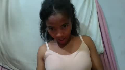 Snapshot of lydie856696 chatting on 06-08-26, 01:50 lydie856696 online show from 06-08-26, 01:50