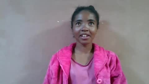 Snapshot of lydie856696 chatting on 07-07-26, 05:21 lydie856696 online show from 07-07-26, 05:21