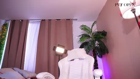 Lyhana Lee online show from 06-22-26, 03:42