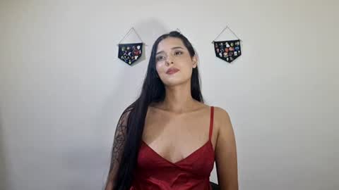 Snapshot of lyla205 chatting on 06-19-26, 04:17 lyla online show from 06-19-26, 04:17