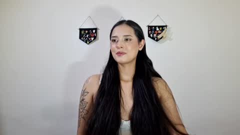 Snapshot of lyla205 chatting on 07-17-26, 02:40 lyla online show from 07-17-26, 02:40