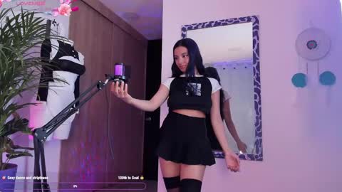 Snapshot of lylaheather chatting on 01-20-25, 12:46 Sara online show from 01-20-25, 12:46