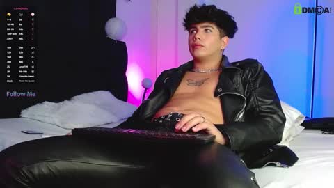 Snapshot of lylebennett_ chatting on 10-23-25, 11:09 Lyle Bennett Freelance Model online show from 10-23-25, 11:09