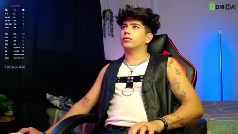 Snapshot of lylebennett_ chatting on 11-05-25, 11:54 Lyle Bennett Freelance Model online show from 11-05-25, 11:54