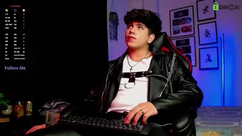 Snapshot of lylebennett_ chatting on 11-14-25, 11:42 Lyle Bennett Freelance Model online show from 11-14-25, 11:42