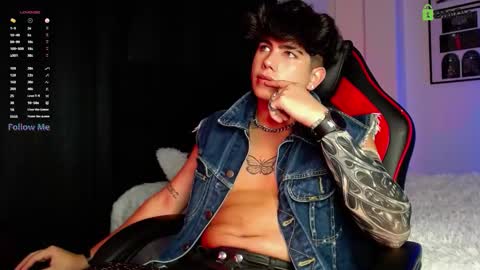 Snapshot of lylebennett_ chatting on 12-01-25, 10:53 Lyle Bennett Freelance Model online show from 12-01-25, 10:53