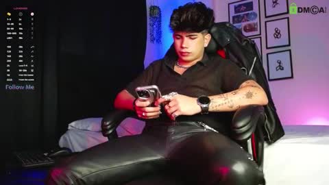 Snapshot of lylebennett_ chatting on 01-10-26, 11:45 Lyle Bennett Freelance Model online show from 01-10-26, 11:45