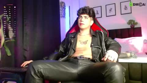 Snapshot of lylebennett_ chatting on 03-12-26, 12:00 Lyle Bennett Freelance Model online show from 03-12-26, 12:00