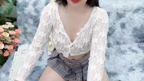 lyly_sweet97 online show from 04-28-26, 02:21