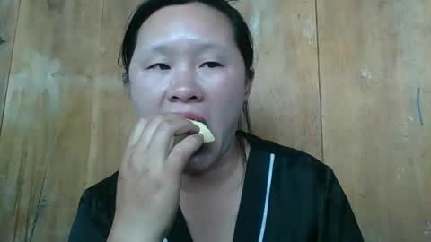 Snapshot of lylymai chatting on 09-12-25, 09:20 lylymai online show from 09-12-25, 09:20