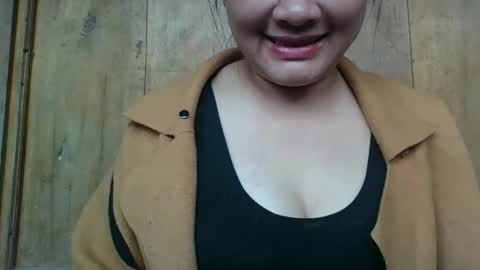 Snapshot of lylymai chatting on 09-28-25, 01:44 lylymai online show from 09-28-25, 01:44
