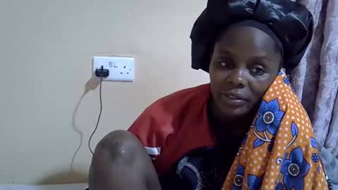 lyn_anna online show from 10-31-25, 07:37