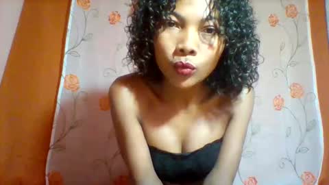 lyndah19 online show from 11-23-25, 10:59