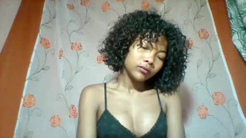 lyndah19 online show from 11-24-25, 06:46