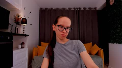 Sara online show from 02-23-25, 04:13