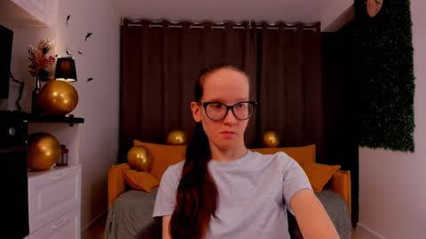 Sara online show from 02-24-25, 04:36