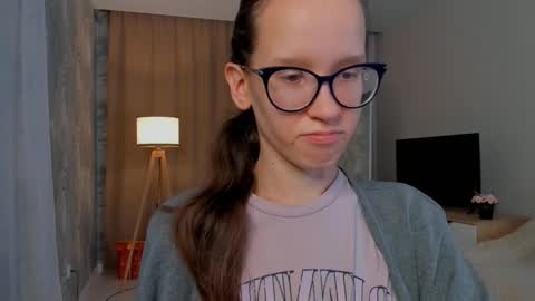 Sara online show from 09-20-25, 04:30