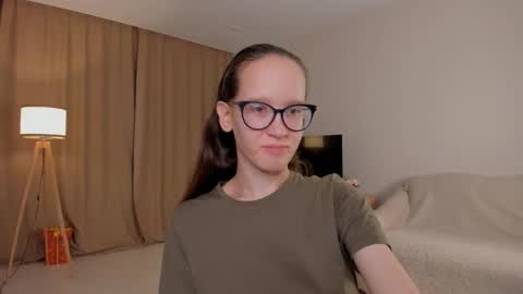 Sara online show from 10-08-25, 04:15